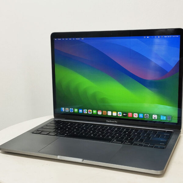 Apple Macbook Pro 2020 M1, Apple M1 Chip, 8GB RAM, 256GB SSD, 13.3 2K Retina Display ( used )