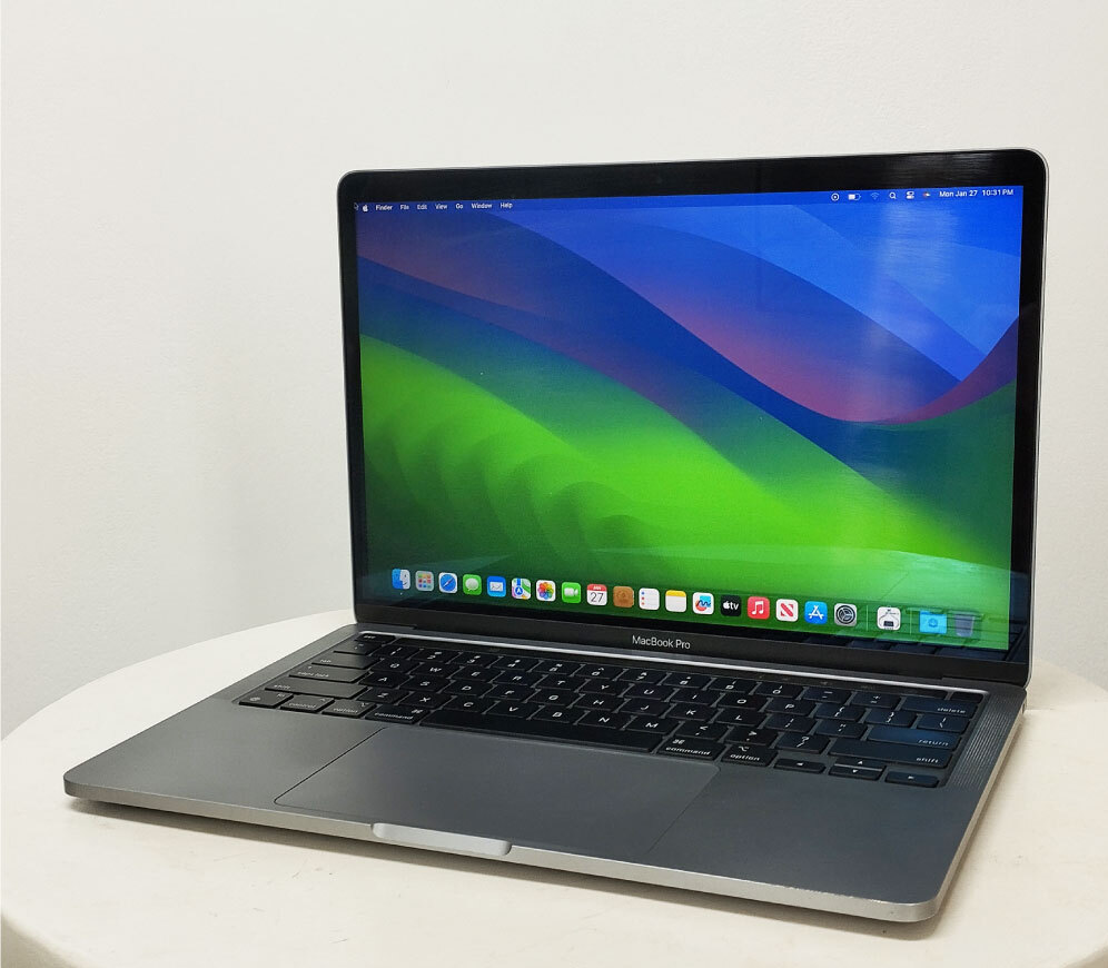 Apple Macbook Pro 2020 M1, Apple M1 Chip, 8GB RAM, 256GB SSD, 13.3 2K Retina Display ( used )